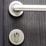 Ouverture de porte fermée à clés serrure simple soir et weekend
